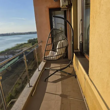 La 1 Minut De Mers Pa Jos Pana La Cluburii